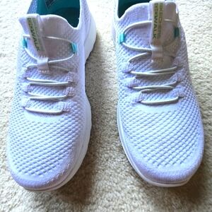 Skechers White W/turquise trim..Mesh Sneakers with Padded Design GoGa Mat